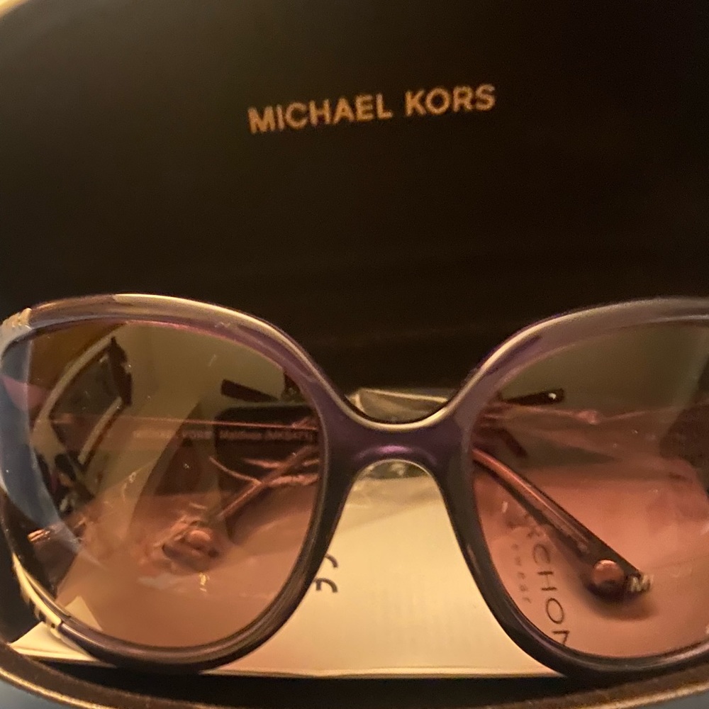 Ladies Michael Kors Sunglasses. New w/tags